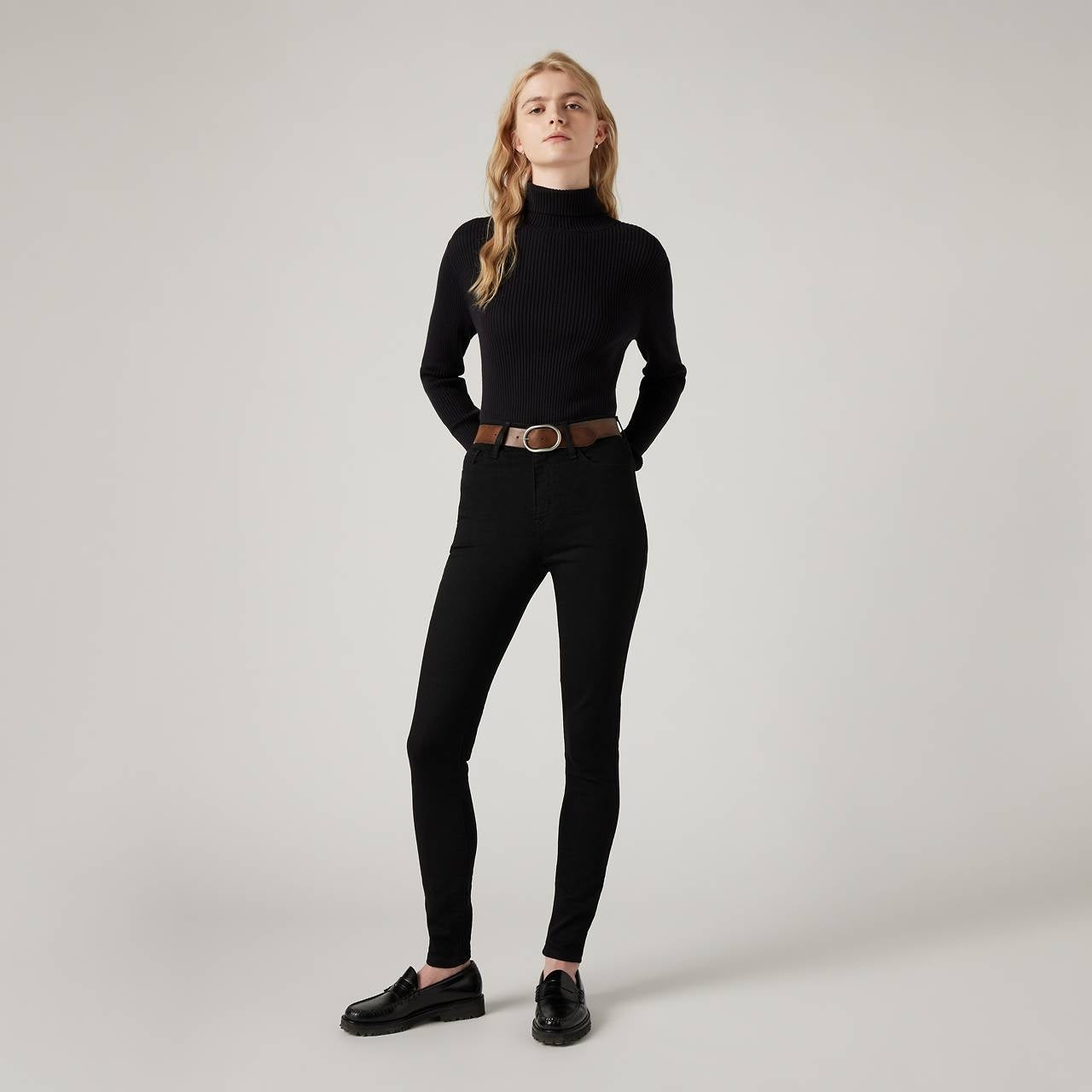 Levi's 720 Дамски тесни дънки с висока талия, черни