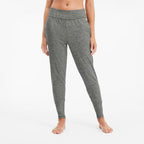 Дамски спортни панталони със стеснена кройка Puma Studio Tapered Pant