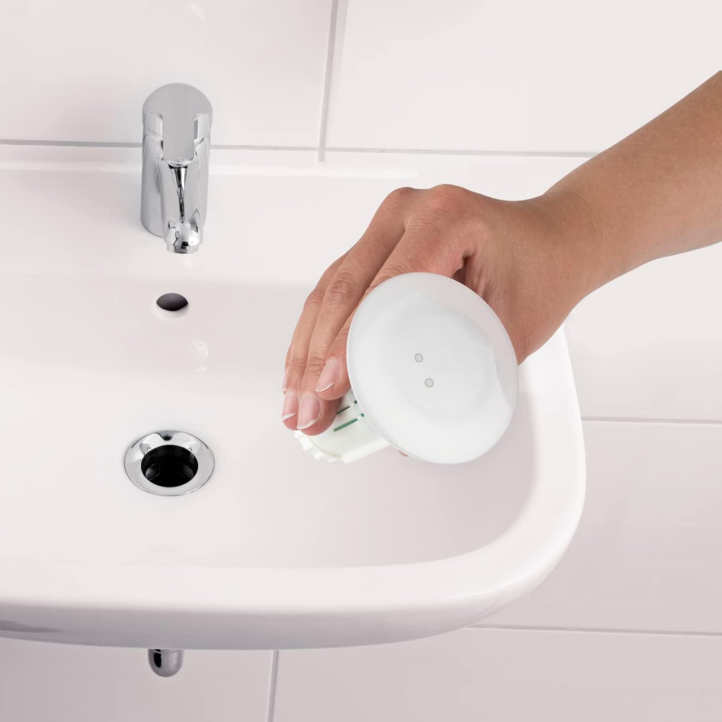 Abfluss-Fee LED тапа за сифон с ароматизатор – свежест и ефектна визия