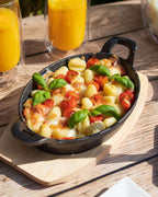 Чугунен съд за печене Judge Sizzle & Serve с дървена подложка 20 x 14 см