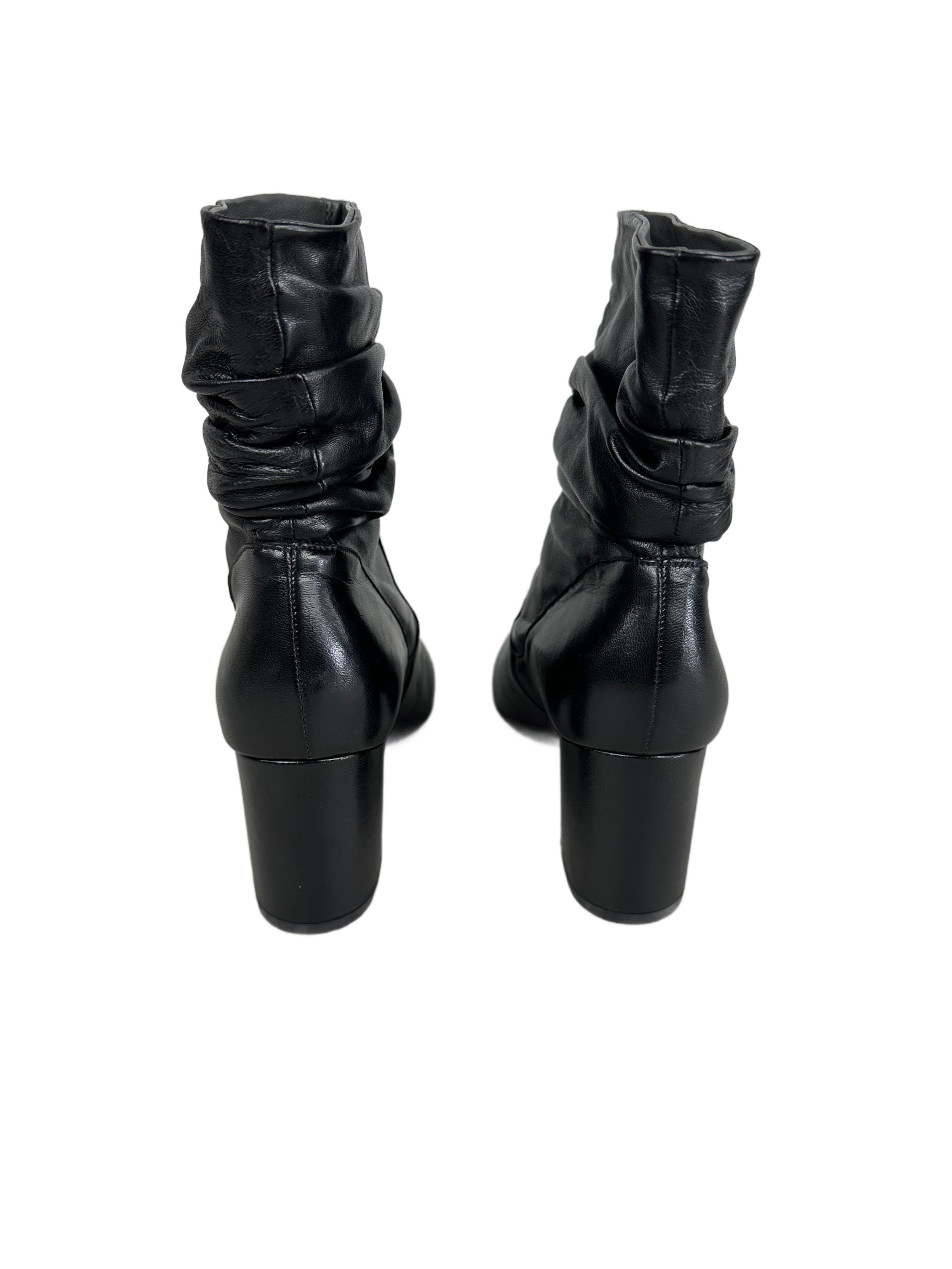 Women's wrinkled leather boots Peter Kaiser, black