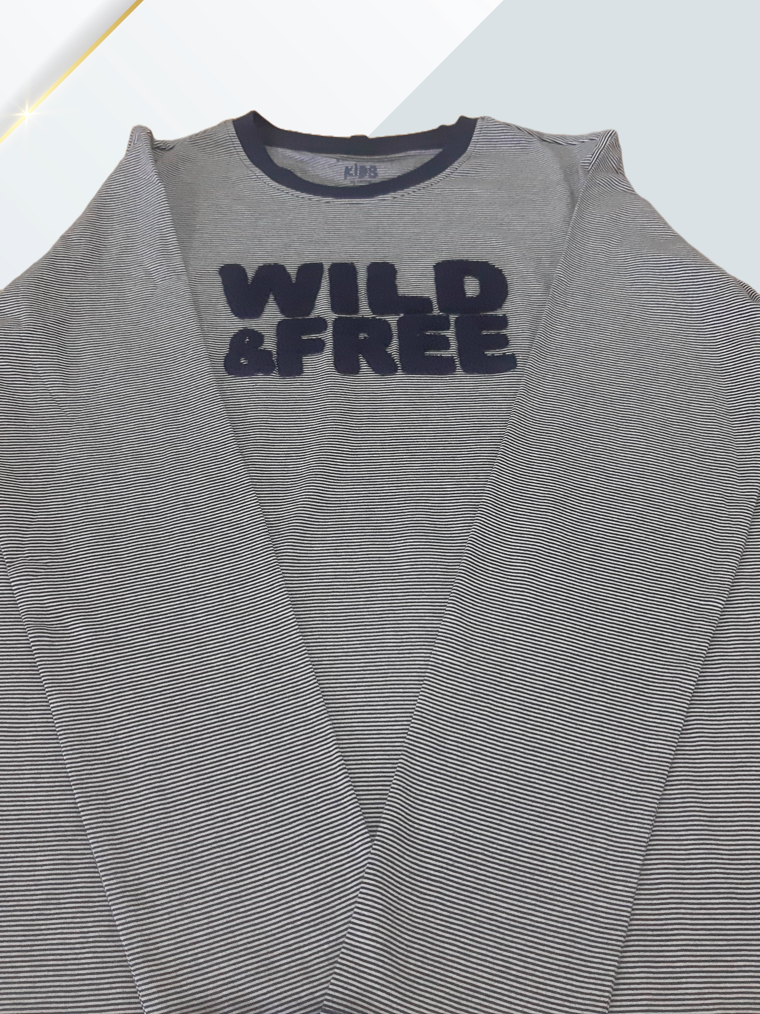 Детска памучна блуза с дълъг ръкав, синьо-бяло райе с принт WILD & FREE